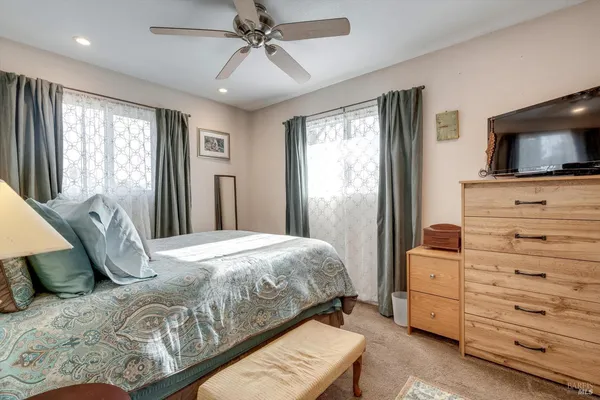 $1,399,000 | 353 Patrick Lane, Windsor, CA 95492