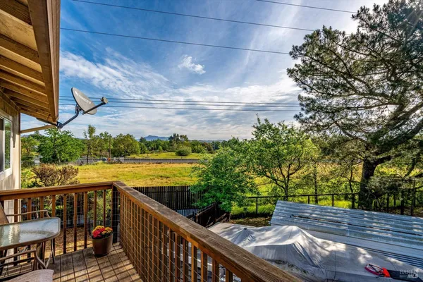 $1,399,000 | 353 Patrick Lane, Windsor, CA 95492
