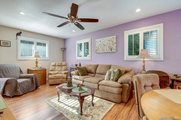 $1,449,000 | 353 Patrick Lane, Windsor, CA 95492