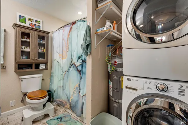 $1,449,000 | 353 Patrick Lane, Windsor, CA 95492