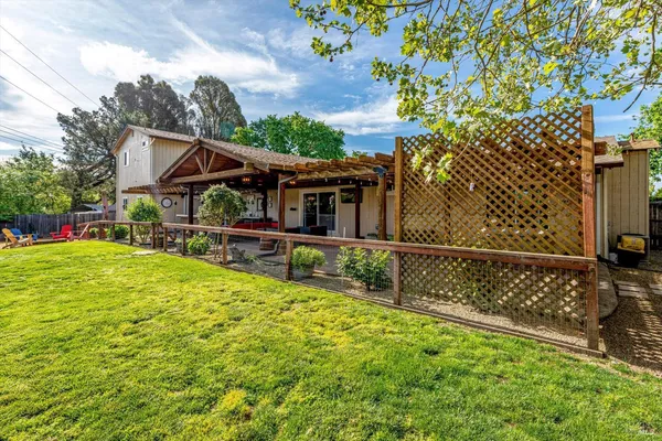 $1,399,000 | 353 Patrick Lane, Windsor, CA 95492