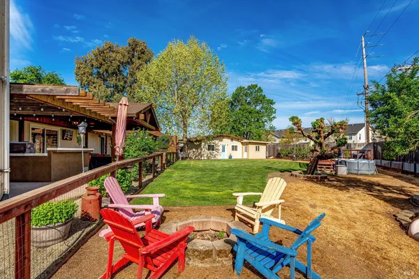 $1,399,000 | 353 Patrick Lane, Windsor, CA 95492