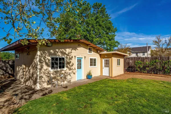 $1,449,000 | 353 Patrick Lane, Windsor, CA 95492