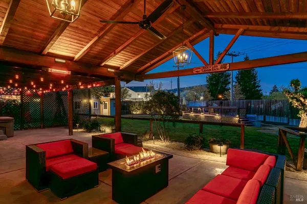 $1,449,000 | 353 Patrick Lane, Windsor, CA 95492