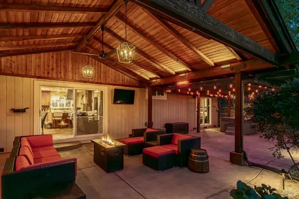 $1,399,000 | 353 Patrick Lane, Windsor, CA 95492