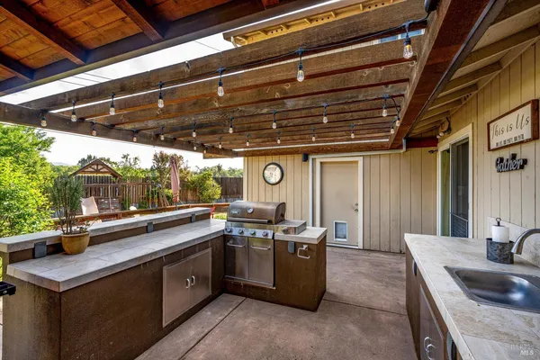 $1,399,000 | 353 Patrick Lane, Windsor, CA 95492