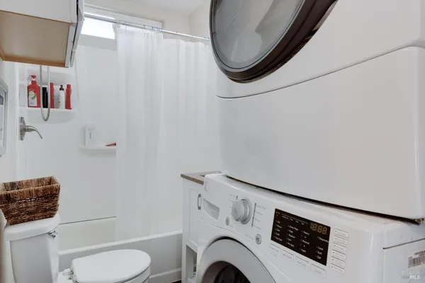 $1,449,000 | 353 Patrick Lane, Windsor, CA 95492