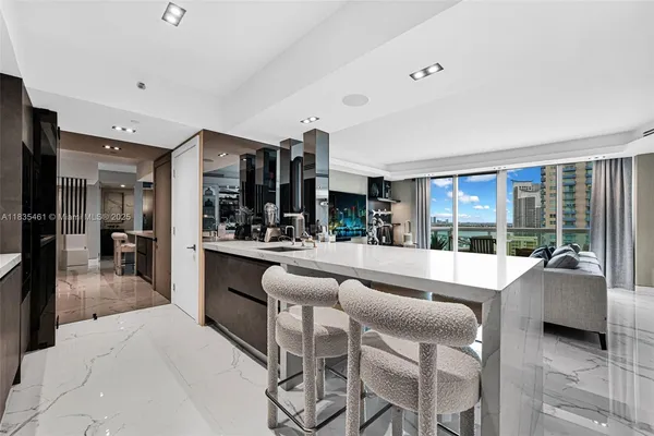 $1,950,000 | 1000 South Pointe Drive, Unit 1706, Miami Beach, FL 33139