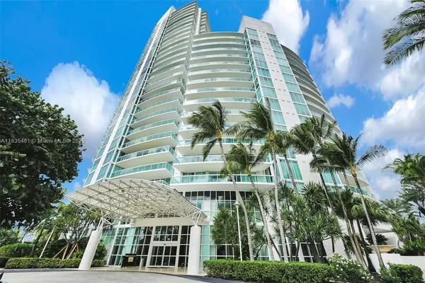 $1,950,000 | 1000 South Pointe Drive, Unit 1706, Miami Beach, FL 33139