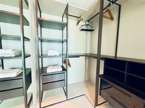 $1,950,000 | 1000 South Pointe Drive, Unit 1706, Miami Beach, FL 33139