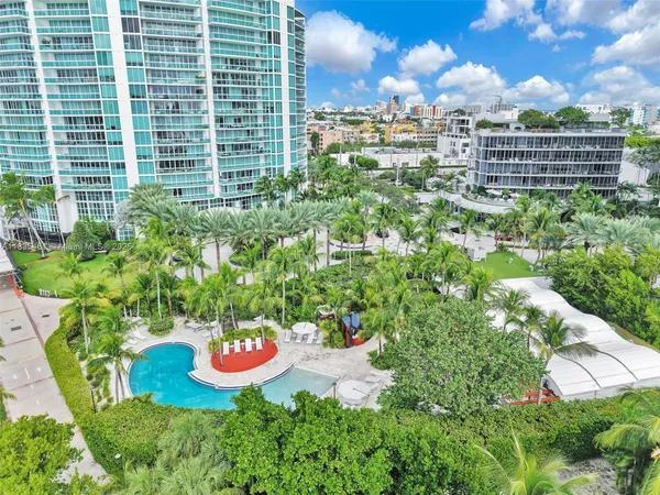$1,950,000 | 1000 South Pointe Drive, Unit 1706, Miami Beach, FL 33139