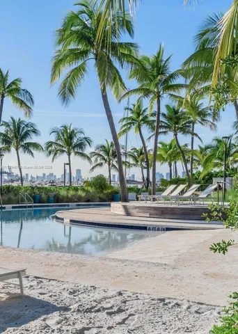 $1,950,000 | 1000 South Pointe Drive, Unit 1706, Miami Beach, FL 33139
