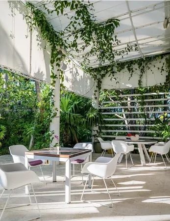 $1,950,000 | 1000 South Pointe Drive, Unit 1706, Miami Beach, FL 33139