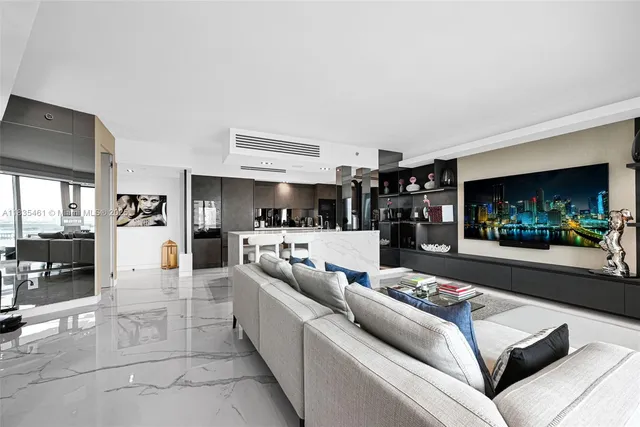 $1,950,000 | 1000 South Pointe Drive, Unit 1706, Miami Beach, FL 33139