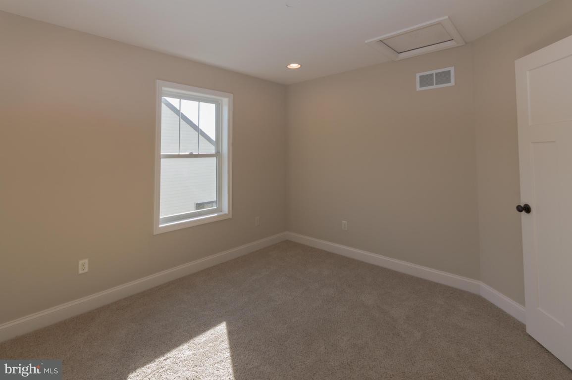 468 Hamilton Road, Unit 8 Lancaster, PA 17603 - Photo 13 of 21 Gallery Image 13