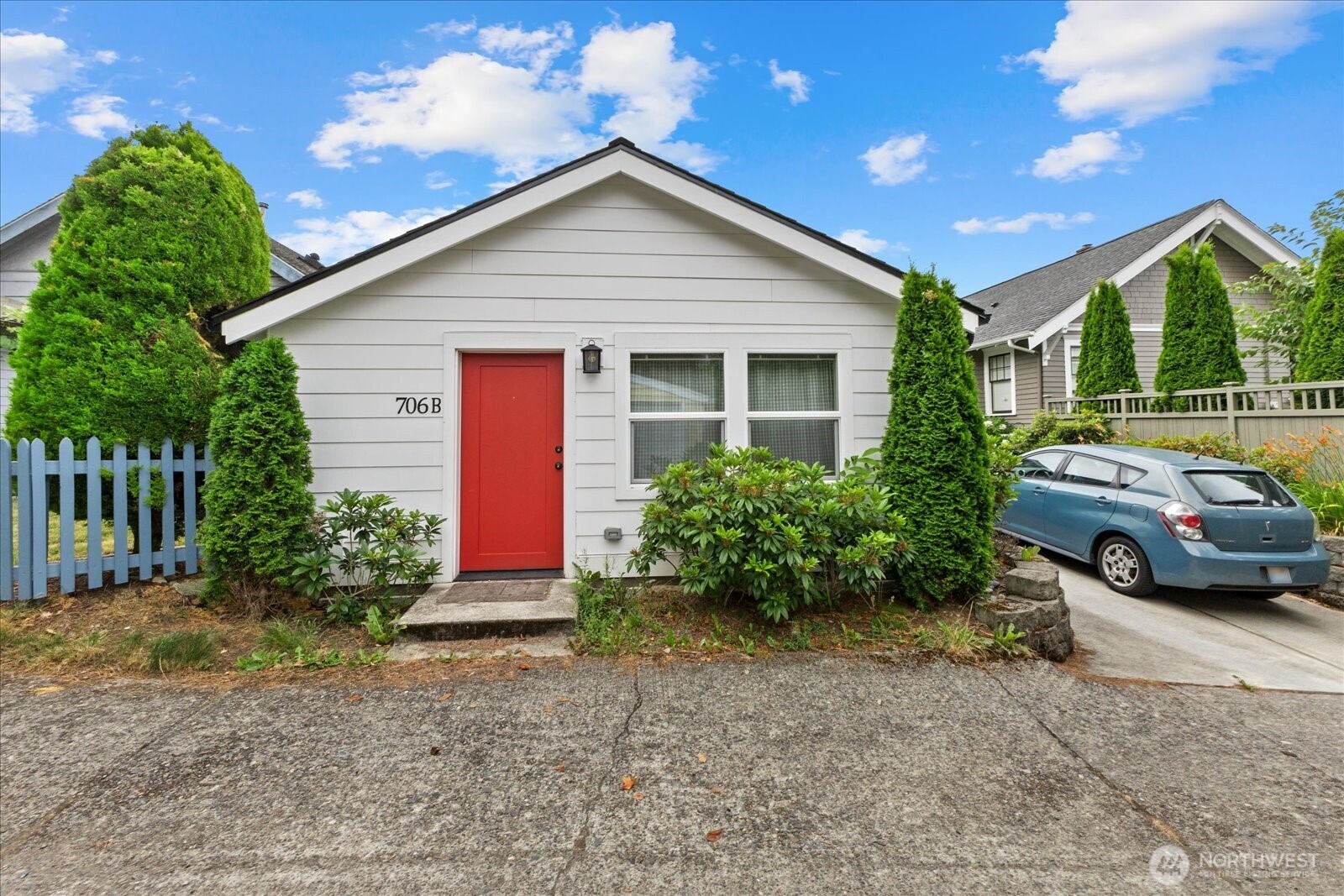 706 North 78th Street Seattle, WA 98103 - Photo 23 of 32