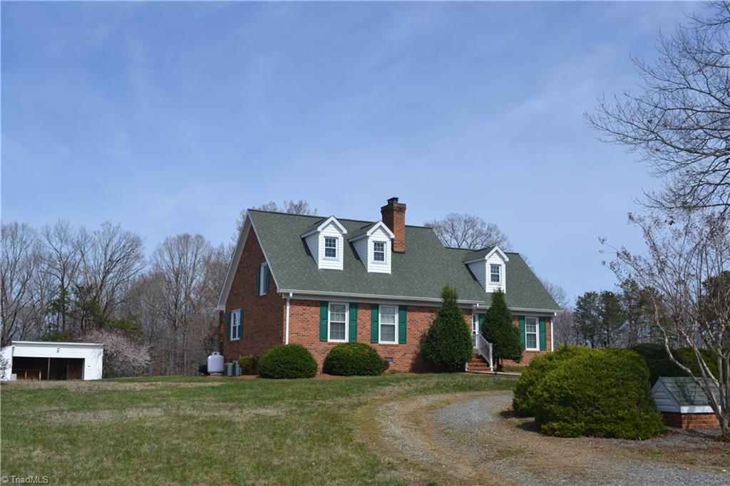 981 Williams Road Madison, NC 27025 - Photo 4 of 25 Gallery Image 4