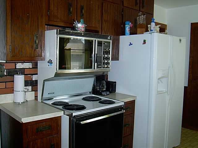 2901 Fairview Street Anderson, IN 46016 - Photo 5 of 8