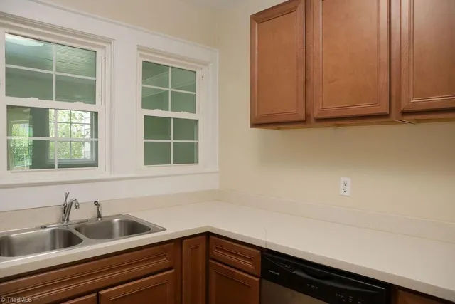 $1,625 | 603 Mayflower Drive, Greensboro, NC 27403