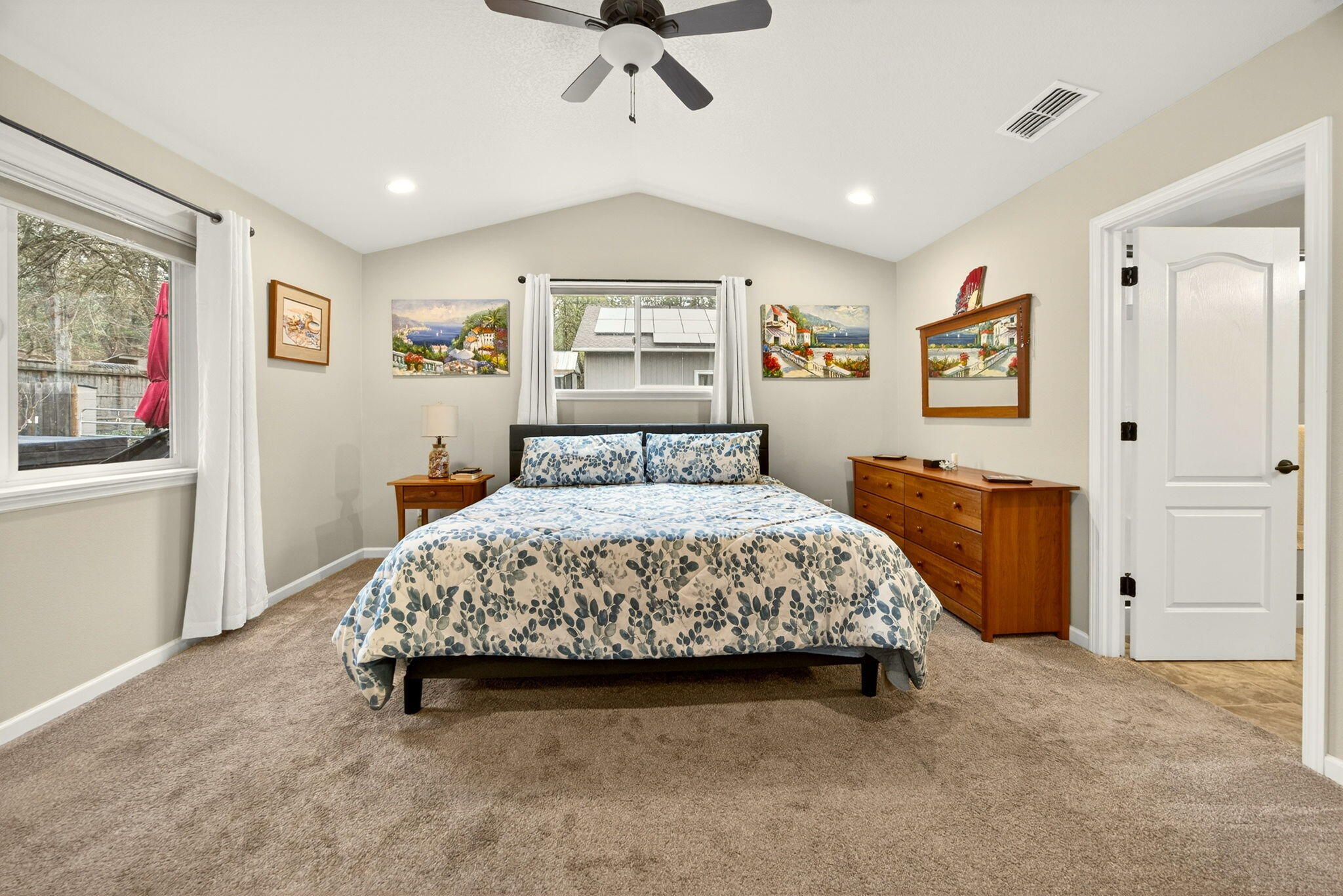 268 Crestview Loop Grants Pass, OR 97527 - Photo 10 of 29 10