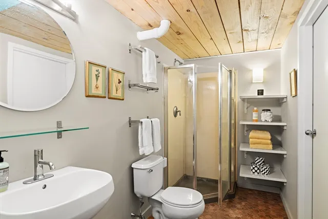 $995,000 | 1 Aberdeen Way, Unit 102, Cambridge, MA 02138