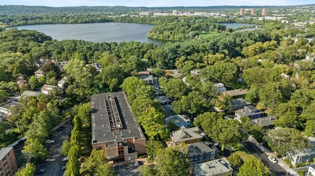 $995,000 | 1 Aberdeen Way, Unit 102, Cambridge, MA 02138