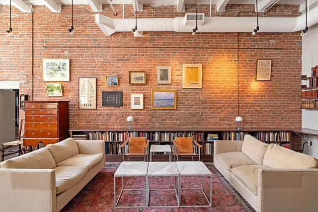 $995,000 | 1 Aberdeen Way, Unit 102, Cambridge, MA 02138