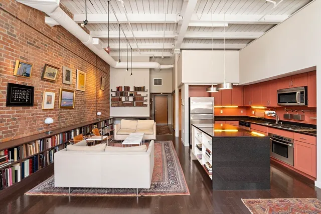 $995,000 | 1 Aberdeen Way, Unit 102, Cambridge, MA 02138