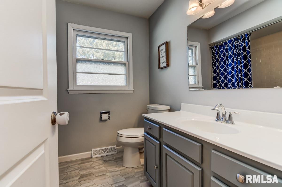 1061 Archer Elevator Road Springfield, IL 62711 - Photo 14 of 41