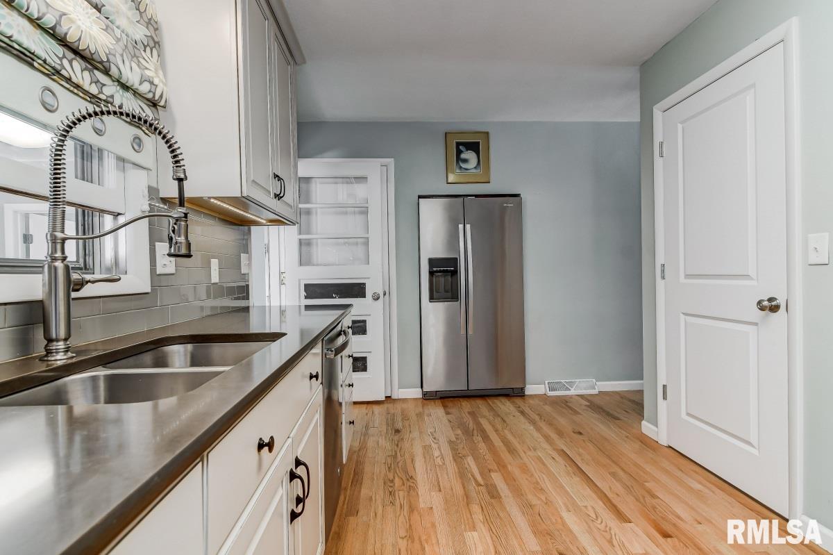 1061 Archer Elevator Road Springfield, IL 62711 - Photo 8 of 41