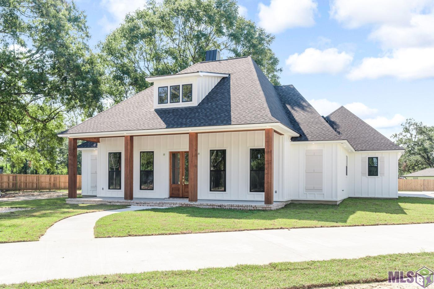 10576 Arnold Road Denham Springs, LA 70726 - Photo 3 of 27