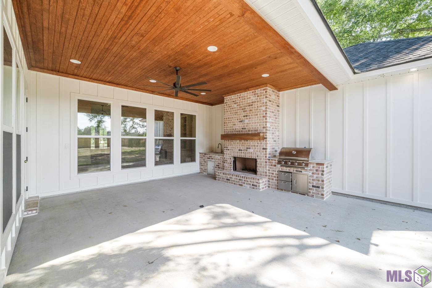 10576 Arnold Road Denham Springs, LA 70726 - Photo 6 of 27