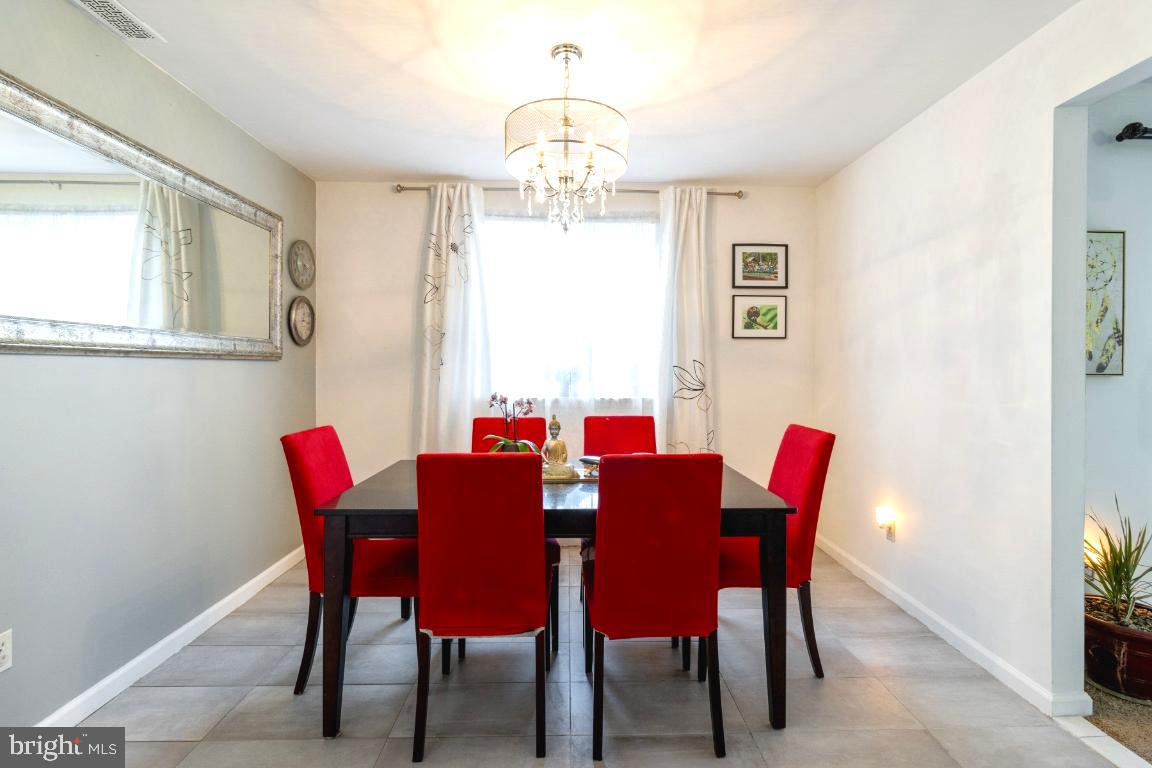 1003 Spring Gate Road, Unit 1A Baltimore, MD 21228 - Photo 9 of 28 Elegant dining room
