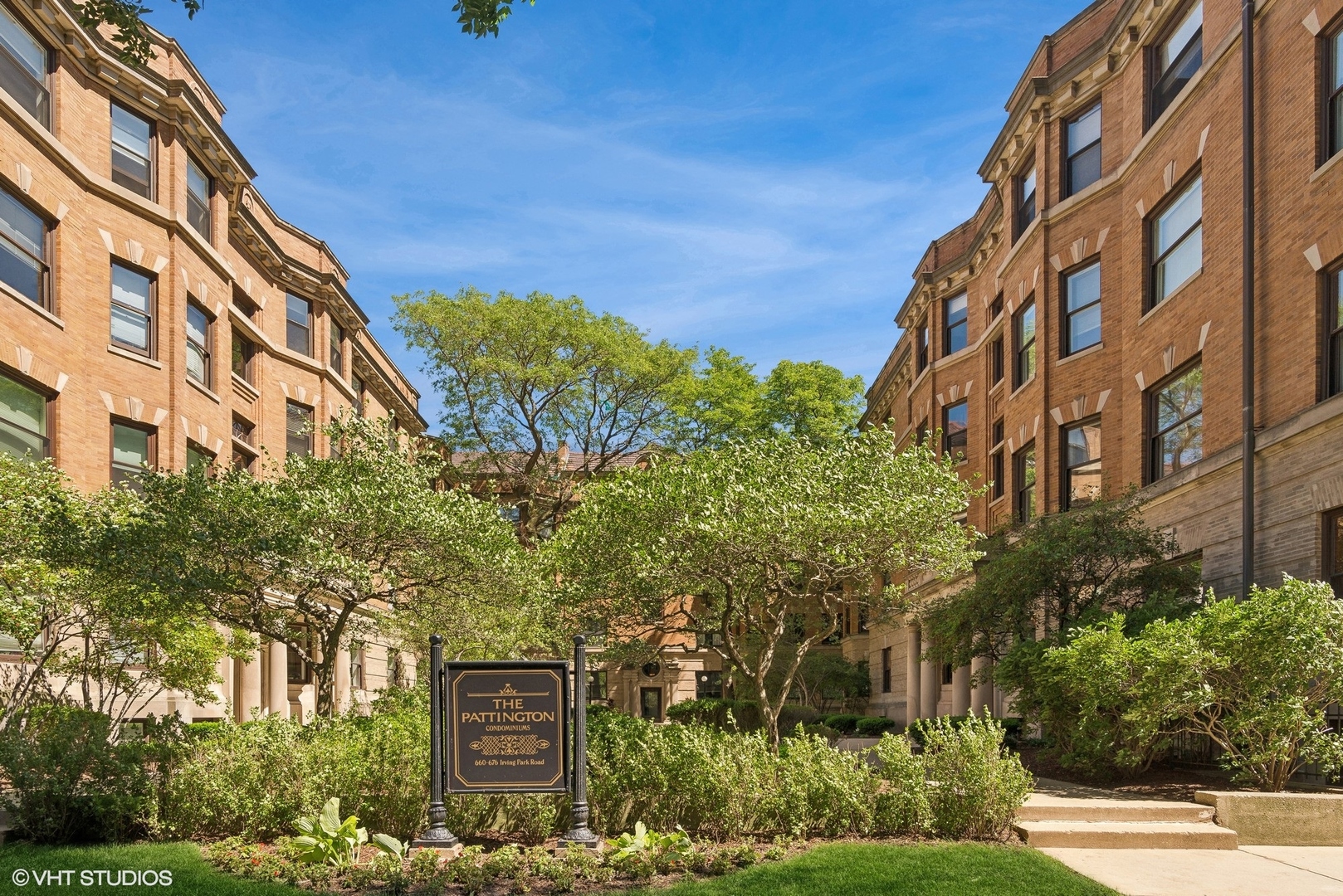 662 West Irving Park Road, Unit J4 Chicago, IL 60613 - Photo 1 of 31 front view of a building