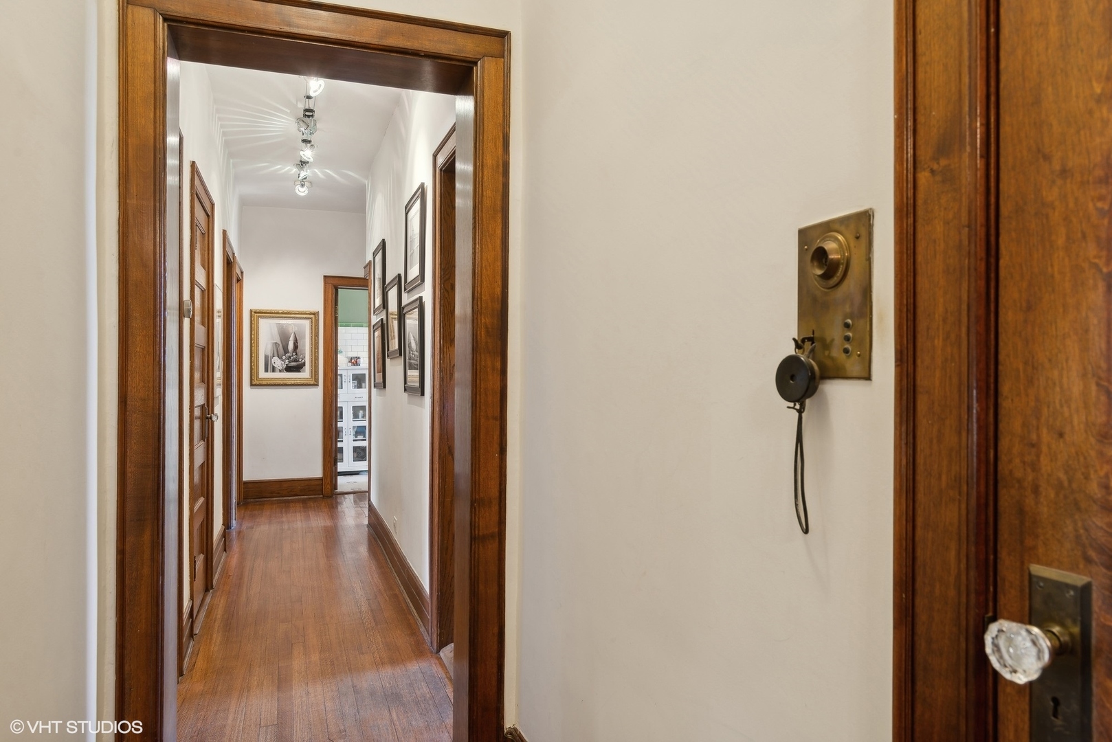 662 West Irving Park Road, Unit J4 Chicago, IL 60613 - Photo 15 of 31 a view of a hallway with wooden floor