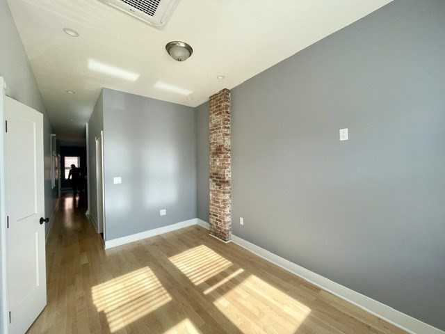 301 North Street, Unit 5 Boston, MA 02113 - Photo 9 of 18 a view of an empty room
