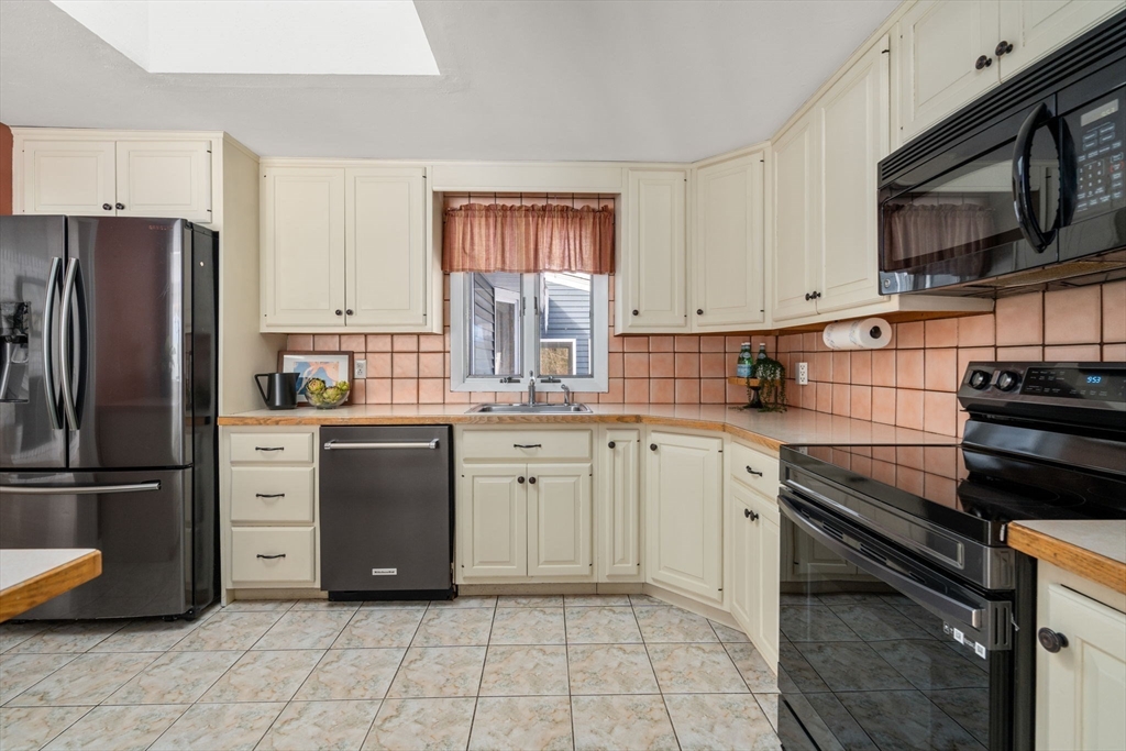 89 Brooks Street Maynard, MA 01754 - Photo 14 of 42