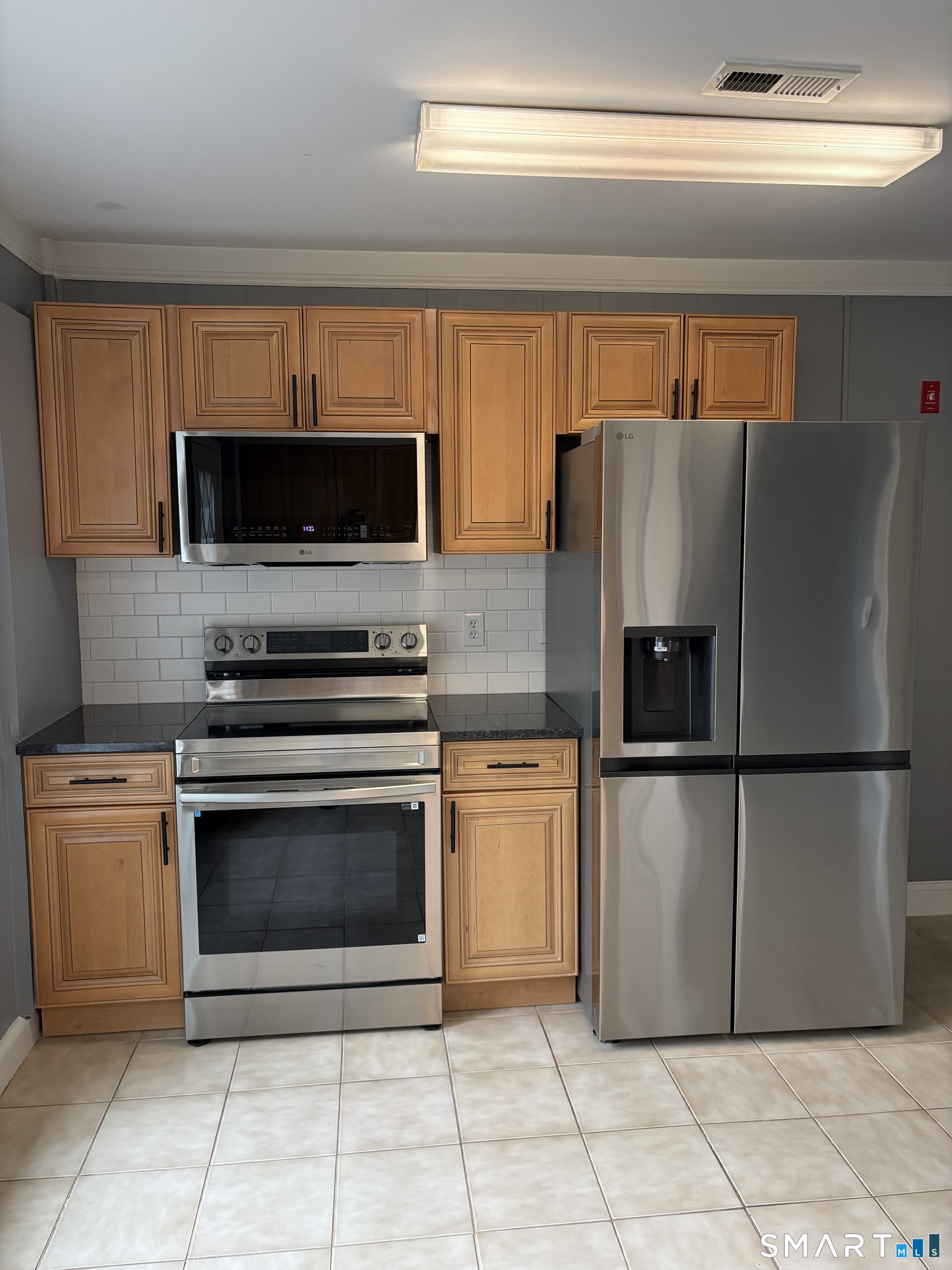 57 Dodgingtown Road, Unit 2 Newtown, CT 06470 - Photo 2 of 6 Gallery Image 2