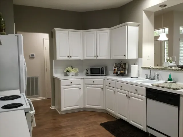 $2,800 | 3 North Spiral Vine Circle, Spring, TX 77381