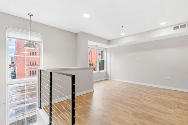 $4,630 | 120 Hennepin Avenue, Unit 121, Minneapolis, MN 55401