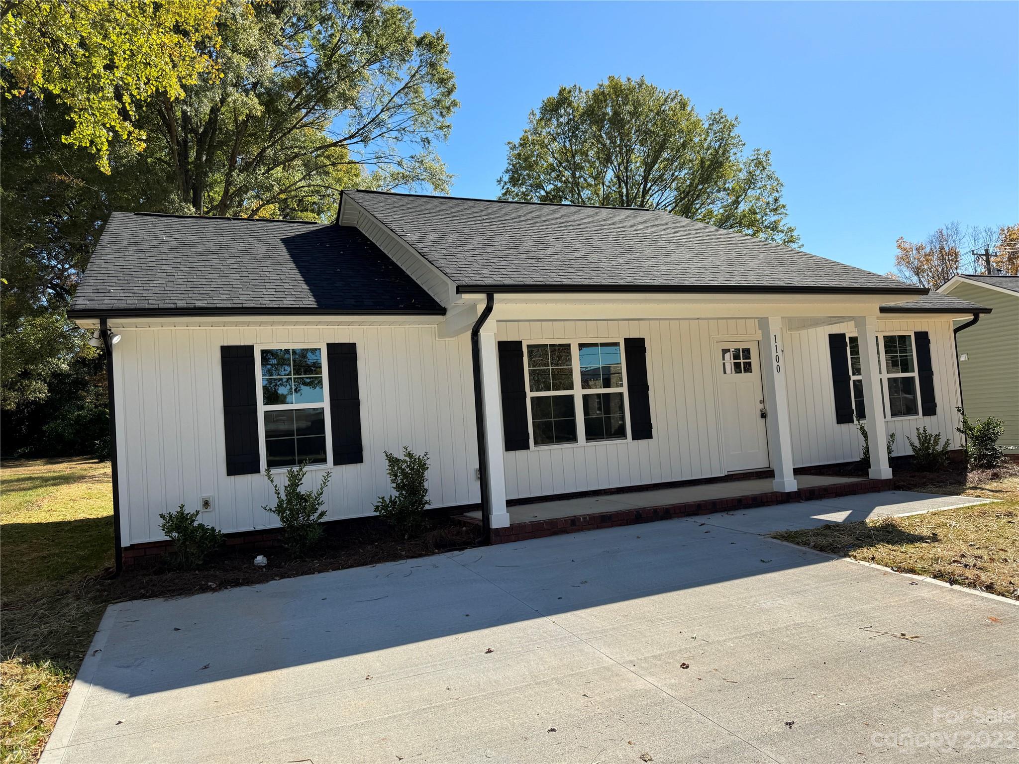 1106 North Main St