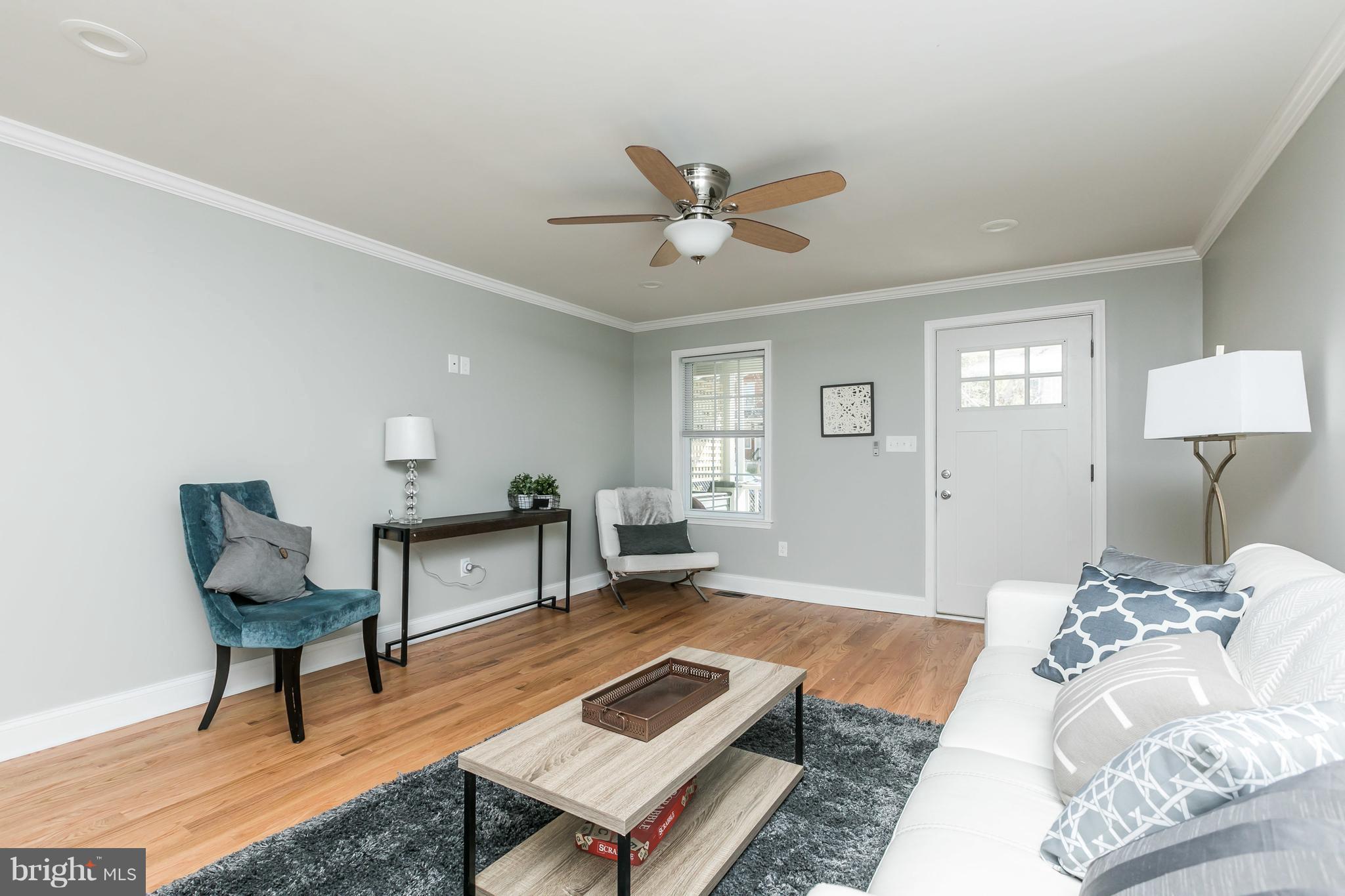 3538 Roland Avenue Baltimore, MD 21211 - Photo 2 of 29 Living Room