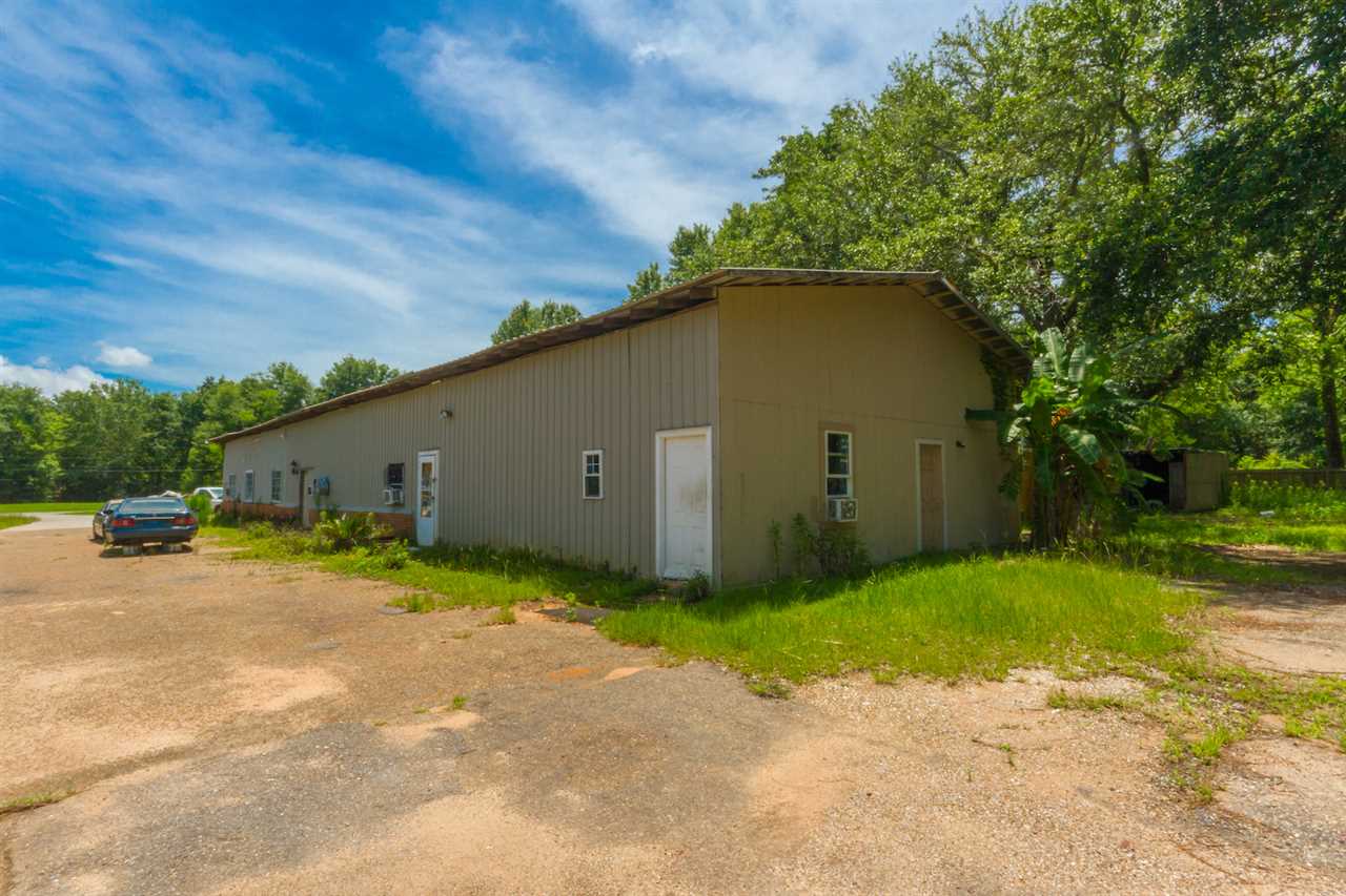 1021 North Hickory Street Foley, AL 36535 - Photo 2 of 6