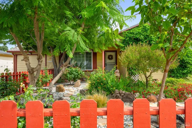 $625,000 | 72 Bellevue Avenue, Napa, CA 94558