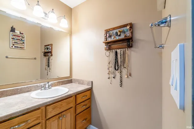 $289,000 | 951 Hawthorn Lane, Columbia City, IN 46725