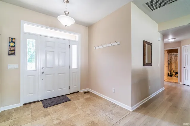 $289,000 | 951 Hawthorn Lane, Columbia City, IN 46725