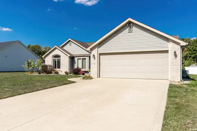 $289,000 | 951 Hawthorn Lane, Columbia City, IN 46725