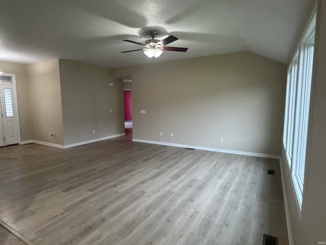 $289,000 | 951 Hawthorn Lane, Columbia City, IN 46725