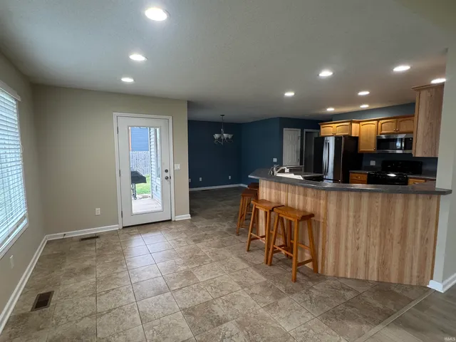 $289,000 | 951 Hawthorn Lane, Columbia City, IN 46725