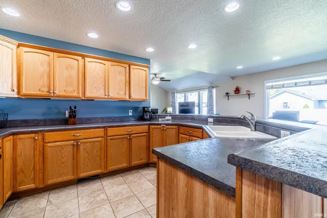 $289,000 | 951 Hawthorn Lane, Columbia City, IN 46725